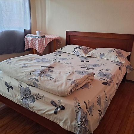 Albergue Camry Backpackers佳美背包客旅馆 Cuenca Esterno foto