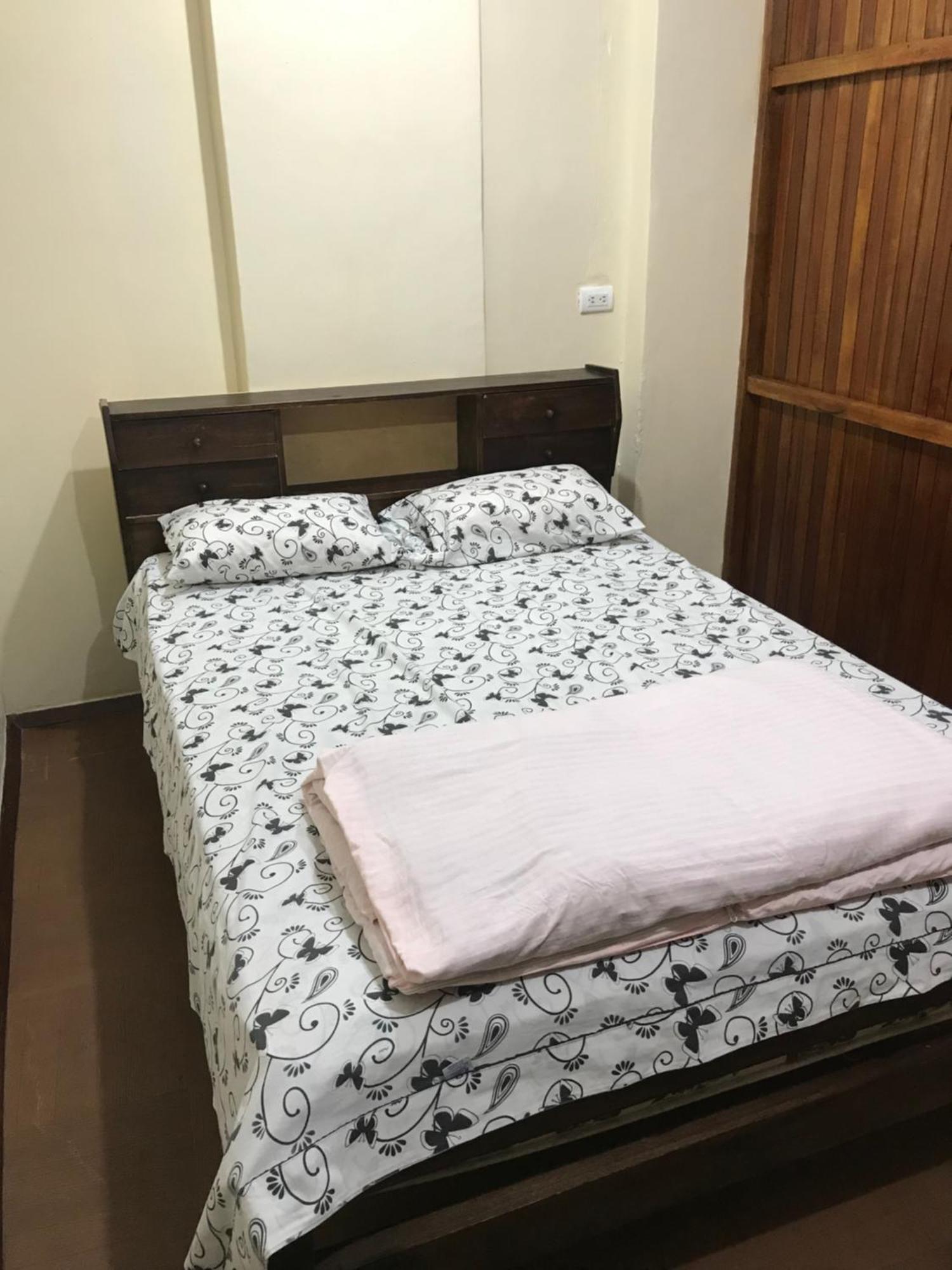Albergue Camry Backpackers佳美背包客旅馆 Cuenca Esterno foto