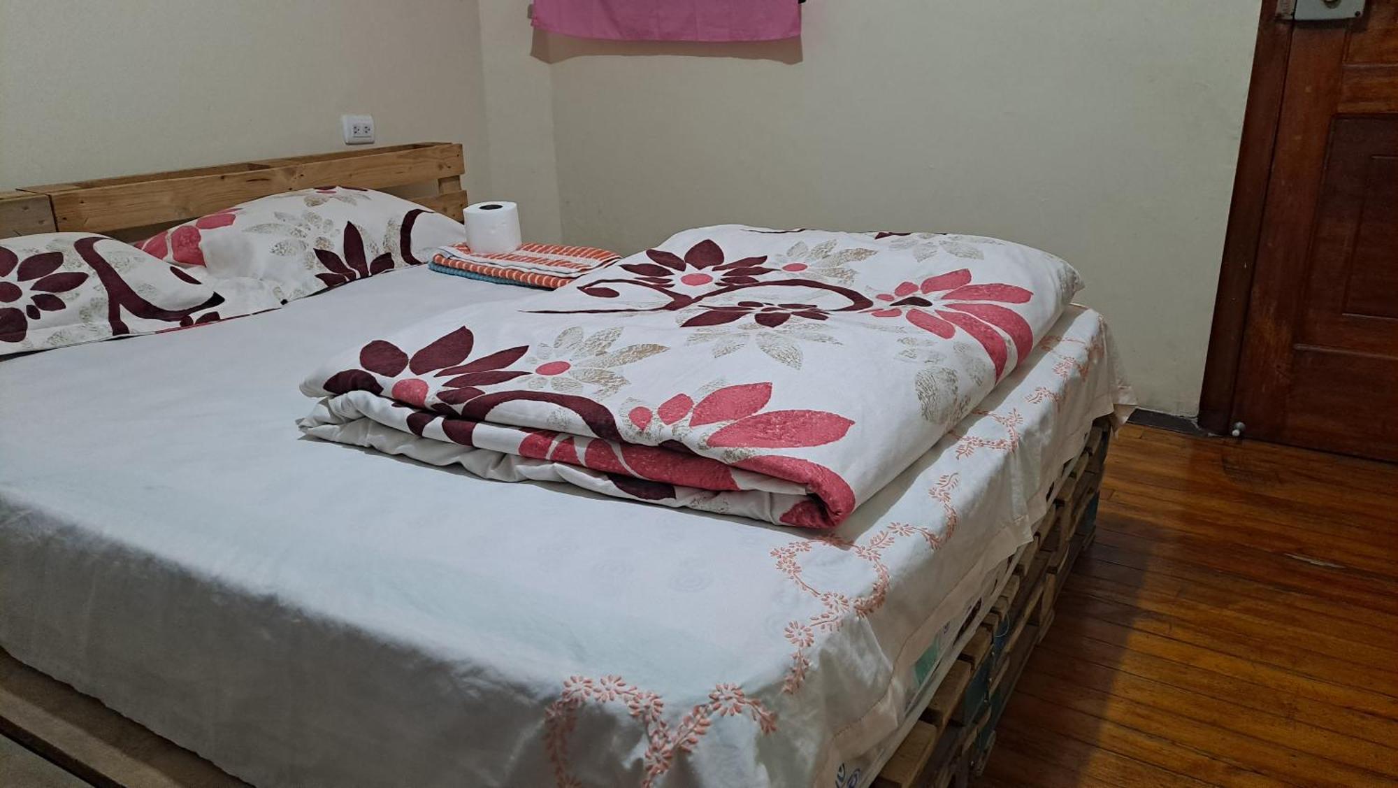 Albergue Camry Backpackers佳美背包客旅馆 Cuenca Esterno foto
