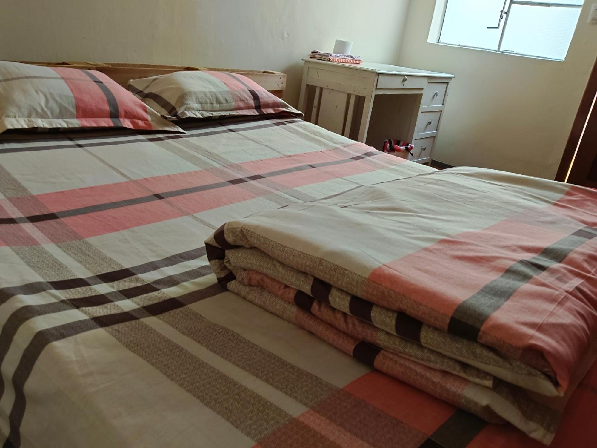 Albergue Camry Backpackers佳美背包客旅馆 Cuenca Esterno foto