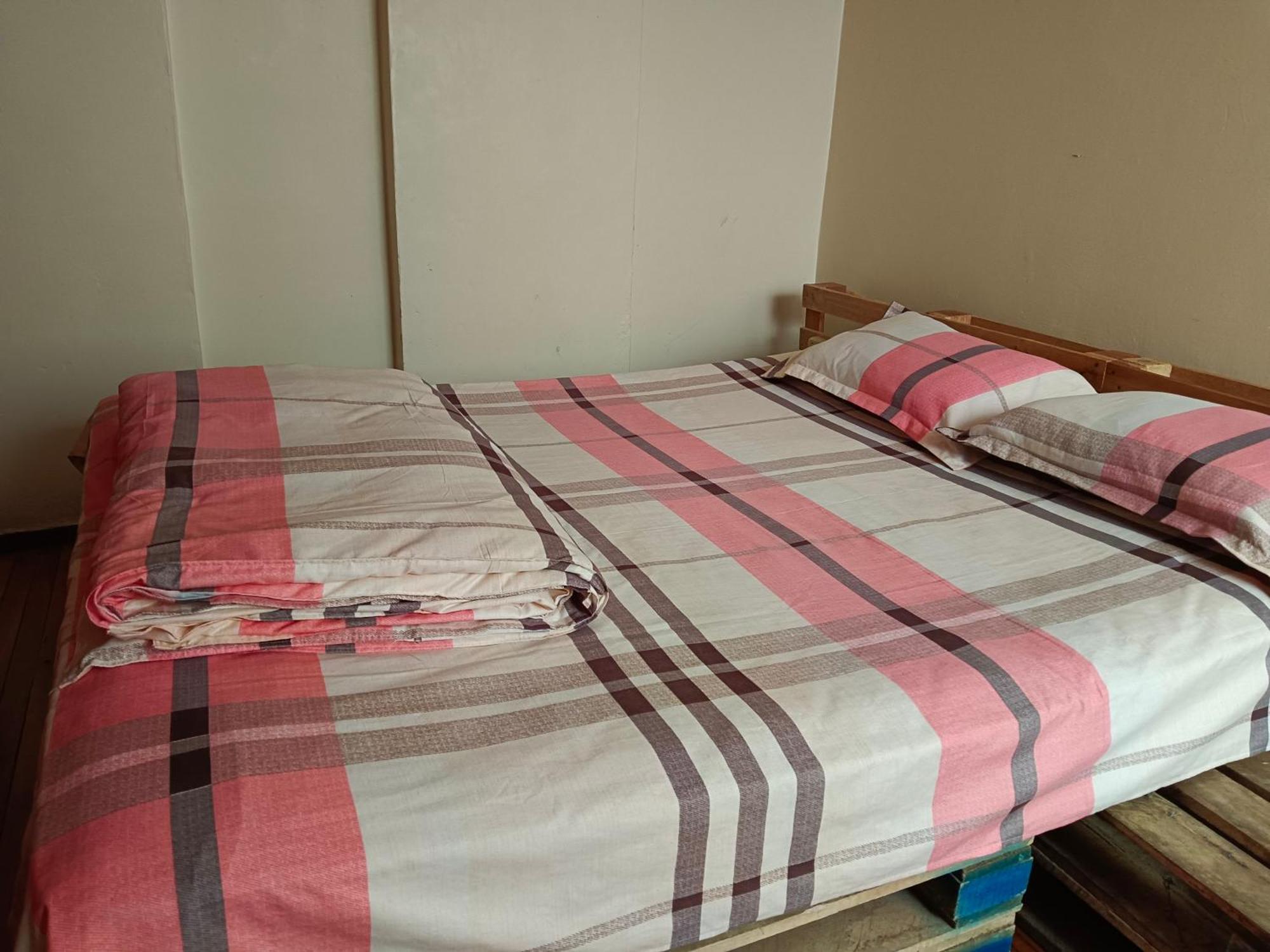 Albergue Camry Backpackers佳美背包客旅馆 Cuenca Esterno foto
