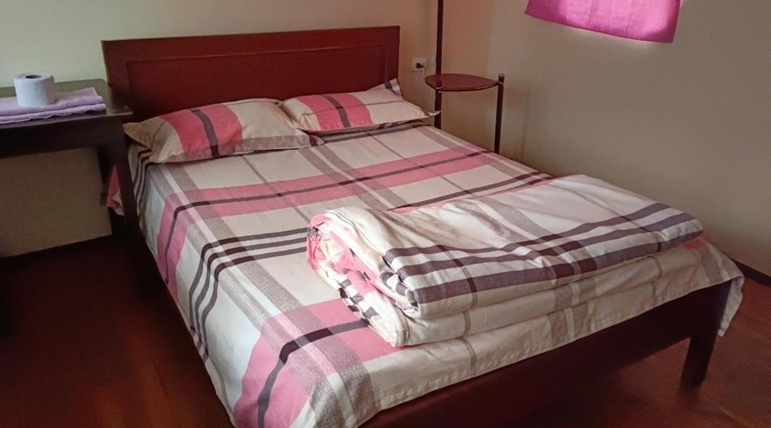Albergue Camry Backpackers佳美背包客旅馆 Cuenca Esterno foto